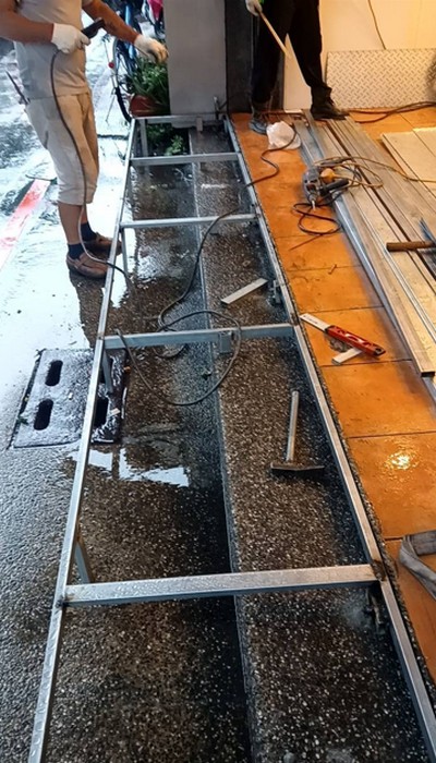 新竹地面水平平台架設, 新竹門口地面平台施作, 新竹地板墊高平台, 新竹花紋鋼板, 新竹鐵工, 新竹鐵件製作