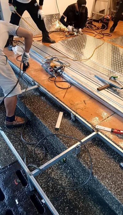 新竹瑞穗鄉地面水平平台架設, 新竹瑞穗鄉門口地面平台施作, 新竹瑞穗鄉地板墊高平台, 新竹瑞穗鄉花紋鋼板, 新竹瑞穗鄉鐵工, 新竹瑞穗鄉鐵件製作