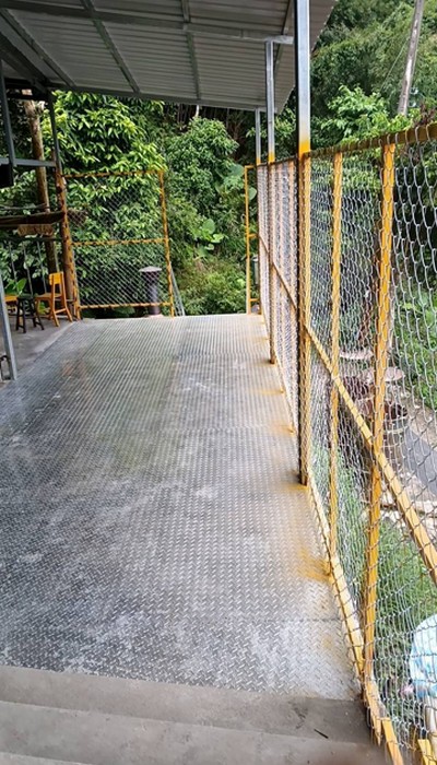 新竹樓梯菱格式平台施工, 新竹白鐵花板觀景平台搭建, 新竹室外鐵梯訂作, 新竹水平平台架設, 新竹花板平台施作, 新竹花紋鋼板平台, 新竹花紋鋼板, 新竹鐵工, 新竹鐵件製作