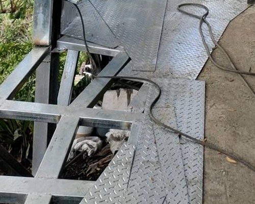 新竹光復鄉露台大改造, 新竹光復鄉露台裝修, 新竹光復鄉露台翻新, 新竹光復鄉陽台裝修, 新竹光復鄉陽台翻新, 新竹光復鄉露台外推, 新竹光復鄉露台設計, 新竹光復鄉地面水平平台架設, 新竹光復鄉門口地面平台施作, 新竹光復鄉地板墊高平台, 新竹光復鄉花紋鋼板, 新竹光復鄉鐵工, 新竹光復鄉鐵件製作