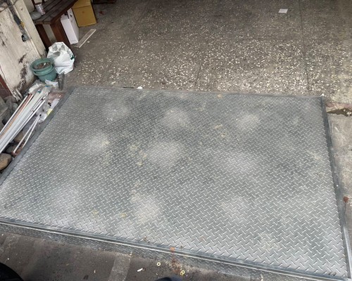 新竹鳳林鐵工, 新竹鳳林地面水平平台架設, 新竹鳳林門口地面平台施作, 新竹鳳林地板墊高平台, 新竹鳳林花紋鋼板, 新竹鳳林鐵工, 新竹鳳林鐵件製作, 新竹鳳林白鐵花板平台